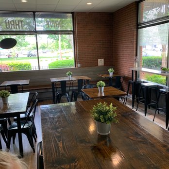The Meadows Original Frozen Custard - Dining room - Ice Cream & Frozen Yogurt Near Me - Williamsburg, Virginia The Meadows Original Frozen Custard - Dining room - Ice Cream & Frozen Yogurt Near Me - Williamsburg, Virginia