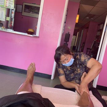 Merry Spa - Me getting foot massage - Massage Near Me - Los Angeles, California Merry Spa - Me getting foot massage - Massage Near Me - Los Angeles, California