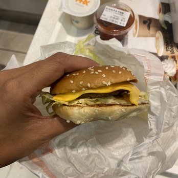 Max - Cheese Burger - Fast Food Near Me - Stockholm, Alberta