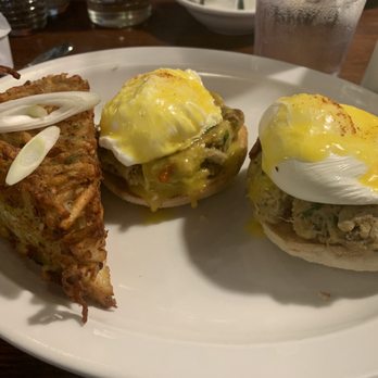 Honey's Farm Fresh - Eggs Benedict on crab cakes with potato latke - American Near Me - Lewes, Delaware Honey's Farm Fresh - Eggs Benedict on crab cakes with potato latke - American Near Me - Lewes, Delaware