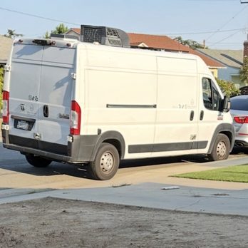 Paw a' La Rent - Clearly blocking the driveway that does not belong to a customer. - Pet Groomers Near Me Paw a' La Rent - Clearly blocking the driveway that does not belong to a customer. - Pet Groomers Near Me