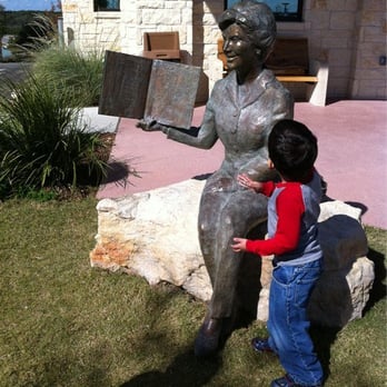 Laura Bush Community Library - Libraries Near Me - Austin, Texas Laura Bush Community Library - Libraries Near Me - Austin, Texas