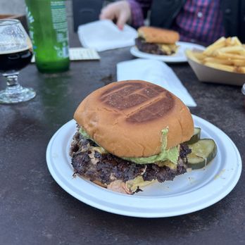 Third Window Brewing - Avocado Jalapeño burger - Breweries Near Me - Santa Barbara, California Third Window Brewing - Avocado Jalapeño burger - Breweries Near Me - Santa Barbara, California