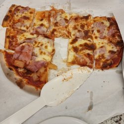 Howard's Pizza - Canadian bacon and pineapple