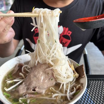 Mintleaf Vietnamese Restaurant - Pho With Beef Ball "PHO Tai Bo Vien" - Noodle Pull - Vietnamese Near Me - Alameda, California Mintleaf Vietnamese Restaurant - Pho With Beef Ball "PHO Tai Bo Vien" - Noodle Pull - Vietnamese Near Me - Alameda, California