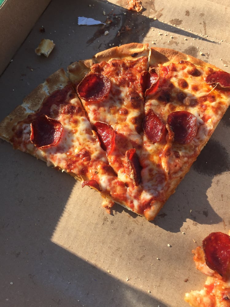 Milano's Pizza Logo