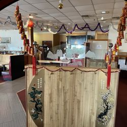 Ton's Palace Chinese Restaurant - Inside