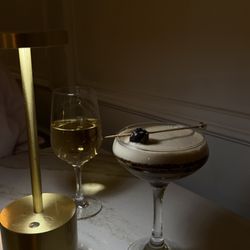 I Dont Care - Donna's Kiss and Moscato