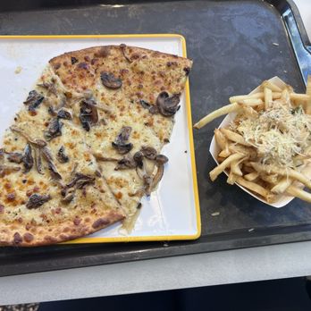 Connections Eatery - Pizza Bianca and Truffe Fries - American Near Me - Lake Buena Vista, Florida