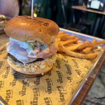 Los Verdes - Hawaiana burger - Burgers Near Me - Hallandale Beach, Florida Los Verdes - Hawaiana burger - Burgers Near Me - Hallandale Beach, Florida