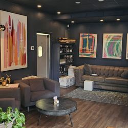 Lounge but in color