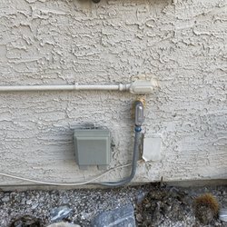 Progressive Electric LV - Wires out of the way under wall edge