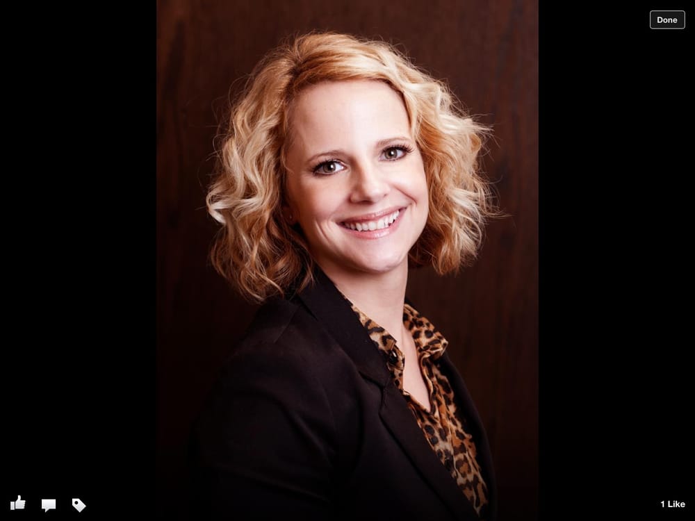 Angie McMahon at Salon Lofts Logo