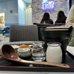 Milk tea pot