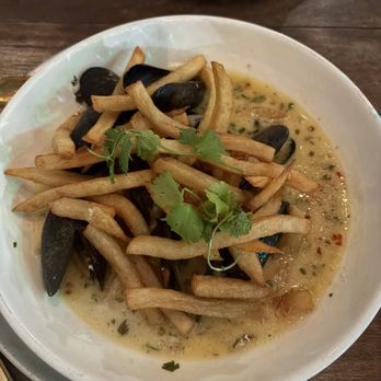 Hummingbird - Moule Fries - Bars Near Me - Raleigh, North Carolina