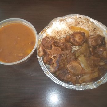 El Pilon - Oxtails cooked well and not too much fat! Delicious Beans. - Dominican Near Me - Kearny, New Jersey