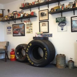 Hayes Bros Auto Care - Lobby waiting room has nostalgic display.