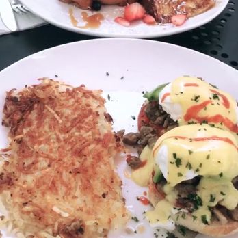 Broken Yolk Cafe - Breakfast & Brunch Near Me - Costa Mesa, California
