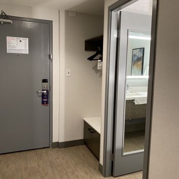 DoubleTree by Hilton Buena Park - Labor Day weekend 2023 - Hotels Near Me - Buena Park, California