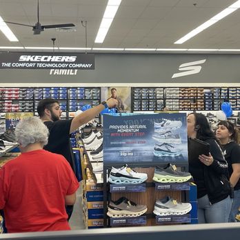SKECHERS Warehouse Outlet - Display - Shoe Stores Near Me - Torrance, California SKECHERS Warehouse Outlet - Display - Shoe Stores Near Me - Torrance, California