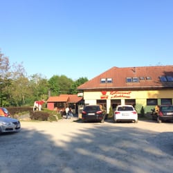 Monte Bú - Restaurace z parkoviště
