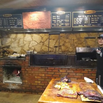 Black's BBQ - Barbeque Near Me - San Marcos, Texas