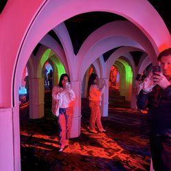 Museum of the Bizarre - Mirror maze