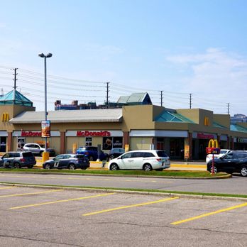 Markham Town Square - McDonald's - Shopping Centers Near Me - Markham, Ontario