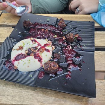 Senpai Ramen - Dessert: Panaa cotta of pears and berrys - Ramen Near Me - Aguadilla, Puerto Rico