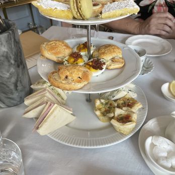 Restaurant Claudine - Tea service - French Near Me - San Antonio, Texas