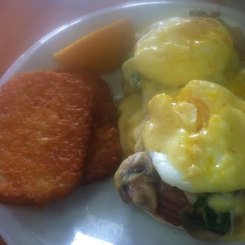 Salmon Bay Café - Where is my runny yolk? What is wrong with my hashbrowns? - American Near Me - Seattle, Washington Salmon Bay Café - Where is my runny yolk? What is wrong with my hashbrowns? - American Near Me - Seattle, Washington