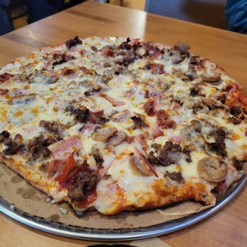 Submarine House - House 2 Pizza - Sports Bars Near Me - Kettering, Ohio