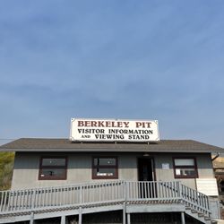 The Berkeley Pit Visitor Center - Gift shop and info