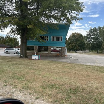 Sylvan Shores Diner - View from main roadway - Breakfast & Brunch Near Me - Rome City, Indiana