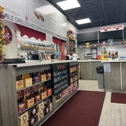 irvings Pastrami House - Counter and kitchen