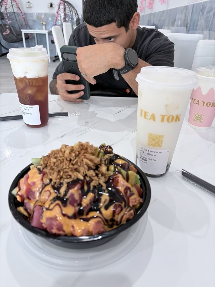 Tea Tok & Poke Bowl