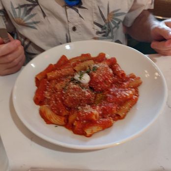 Highland House - Pasta - Cocktail Bars Near Me - Dunedin, Florida