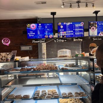 THE DONUT DUGOUT - Updated January 2026 - 114 Photos & 55 Reviews