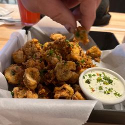 Old Chicago Pizza + Taproom - Fried mushrooms