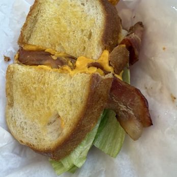 Bobs At The Marina - Bacon cheeseburger on grilled sourdough - Breakfast & Brunch Near Me - Stockton, California