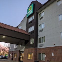 Quality Inn & Suites Denver International Airport - Quality Inn & Suites Denver International Airport