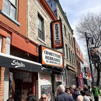 Schwartz's - Line out the door - Delis Near Me - Montreal, Quebec
