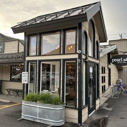 Pearl St Market - Entrance