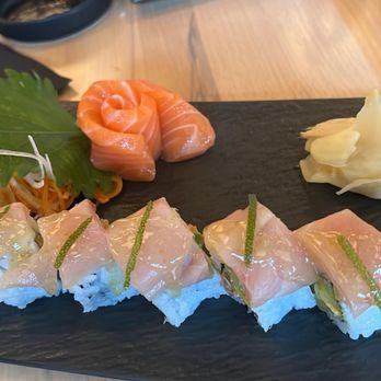 jimoto - spicy hamachi roll with salmon sashimi - Sushi Bars Near Me - Winnetka, Illinois