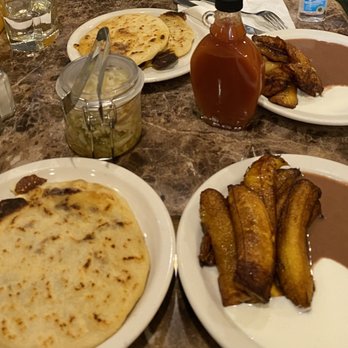 Pupuseria Y Restaurante Platano - Plátanos con Crema y Frijoles; Pupusa de Queso; Pupusa Revuelta - Salvadoran Near Me - Berkeley, California Pupuseria Y Restaurante Platano - Plátanos con Crema y Frijoles; Pupusa de Queso; Pupusa Revuelta - Salvadoran Near Me - Berkeley, California