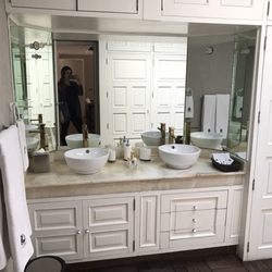 Pug Seal - Big restroom area, stocked with all the essentials.