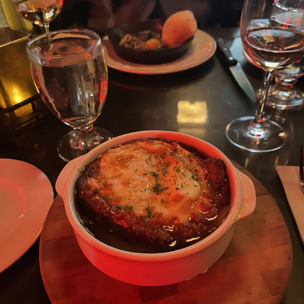 Bistro 1640 - French onion soup - French Near Me - Quebec City, Quebec Bistro 1640 - French onion soup - French Near Me - Quebec City, Quebec