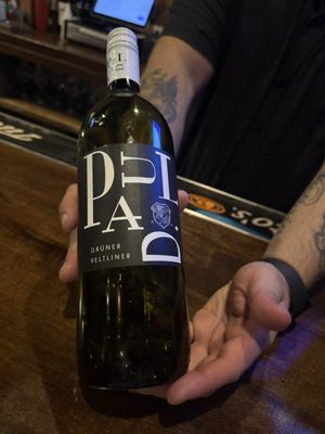 Barrel & Crow by null