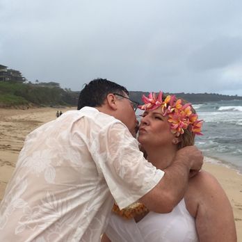A Happy Maui Wedding - Officiants Near Me - Lahaina, Hawaii A Happy Maui Wedding - Officiants Near Me - Lahaina, Hawaii