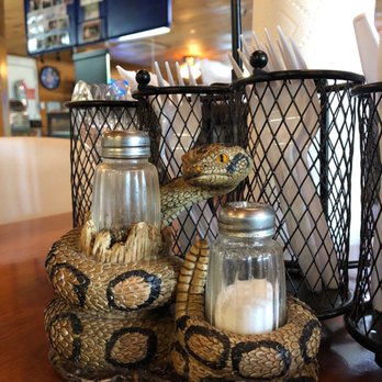 Shady Valley Country Store - Salt and pepper shaker - Convenience Stores Near Me - Shady Valley, Tennessee Shady Valley Country Store - Salt and pepper shaker - Convenience Stores Near Me - Shady Valley, Tennessee
